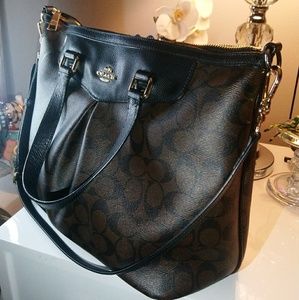 Coach Signature Handbag ✨